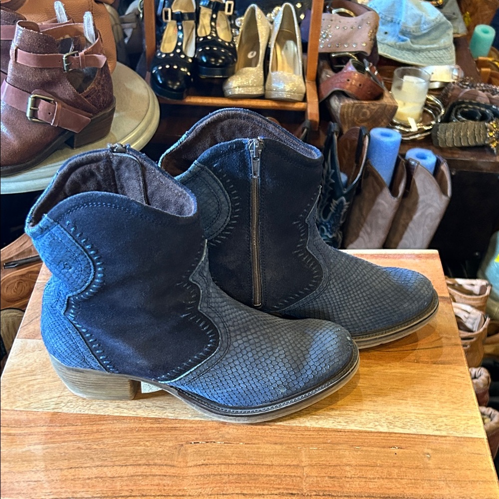 Josef Seibel Navy Textured Leather Ankle Boots